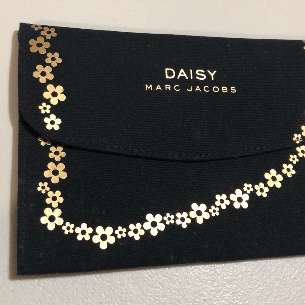 🆕 Marc Jacobs DAISY Clutch - Picture 6 of 9